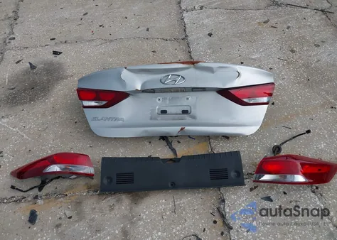 2018 Hyundai Elantra Value Edition z USA, uszkodzony, nr VIN 5NPD84LF0JH400565